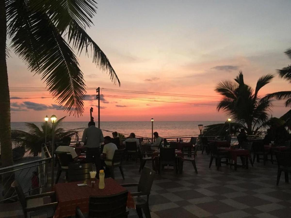 Seaface Beach Resort โกวาลัม ภายนอก รูปภาพ